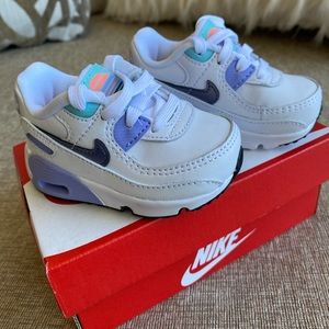 Brand New Never Worn!! Nike Air Max 90 SE Size: 3c